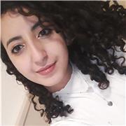 Ragazza universitaria con diploma di ragioneria